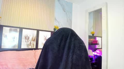 misscheelsee_as online show from 09/19/25, 12:56