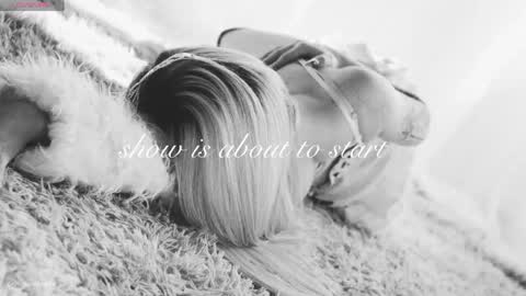 Chloe freelance model Please your thumbs up are important  online show from 04/21/26, 12:45