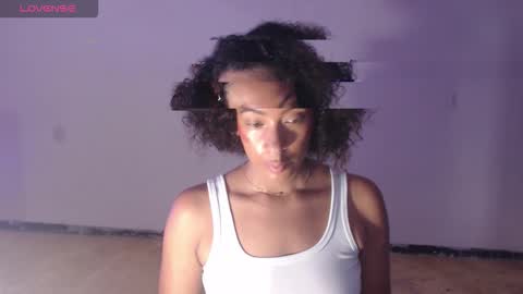 Snapshot of misscruzxz chatting on 10/24/25, 08:16 Donna di Diamanti online show from 10/24/25, 08:16