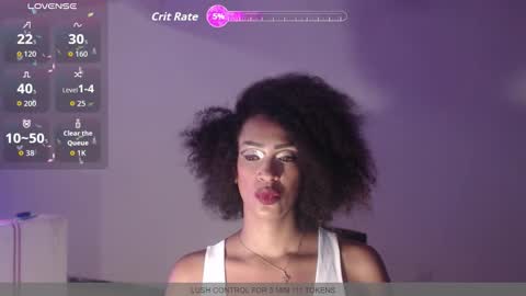 Snapshot of misscruzxz chatting on 10/30/25, 12:34 Donna di Diamanti online show from 10/30/25, 12:34