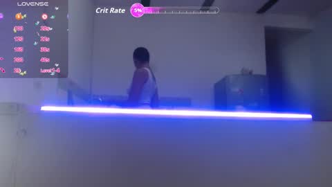 Snapshot of misscruzxz chatting on 11/19/25, 01:27 Donna di Diamanti online show from 11/19/25, 01:27