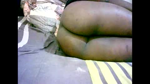 Snapshot of misscuteberry chatting on 11/17/25, 09:04 VAL online show from 11/17/25, 09:04