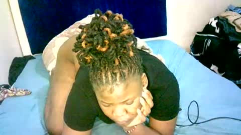 Snapshot of misscuteberry chatting on 12/14/25, 11:53 VAL online show from 12/14/25, 11:53