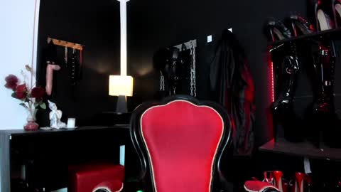 Snapshot of missdarklady chatting on 01/31/25, 10:42 Missdarklady online show from 01/31/25, 10:42