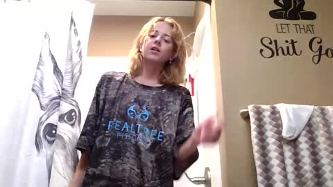 Snapshot of misseeva chatting on 09/16/25, 04:30 MissEeva online show from 09/16/25, 04:30
