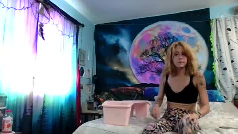 Snapshot of misseeva chatting on 09/19/25, 04:29 MissEeva online show from 09/19/25, 04:29