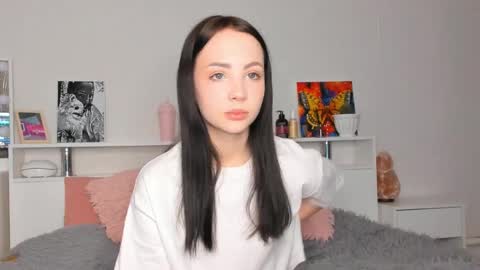 Snapshot of misseliss chatting on 05/10/26, 06:02 Hello dear my name Elisa online show from 05/10/26, 06:02