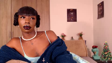 Emilie Diaz online show from 12/13/25, 07:53