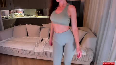 Lauren online show from 11/18/25, 09:03