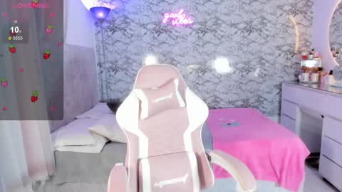 Snapshot of missgissel chatting on 02/11/26, 04:45 Gisell Gigi online show from 02/11/26, 04:45