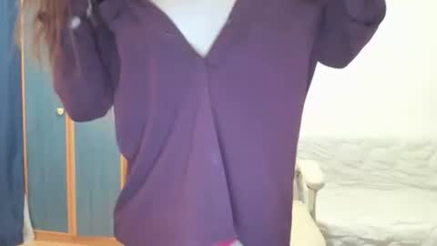 Snapshot of missgreen21 chatting on 10/31/25, 05:30 missgreen21 online show from 10/31/25, 05:30