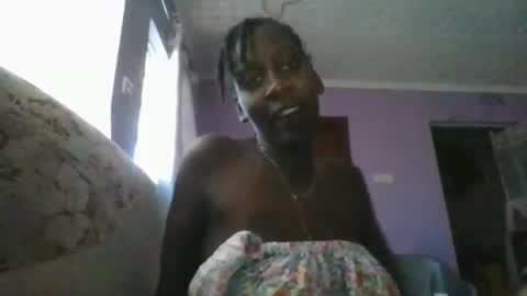 Snapshot of missheat357705 chatting on 11/10/25, 05:39 missheat357705 online show from 11/10/25, 05:39