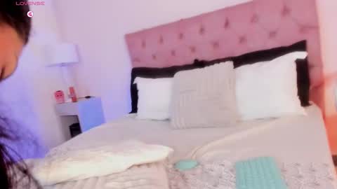 Melany Hiller online show from 03/11/26, 03:23