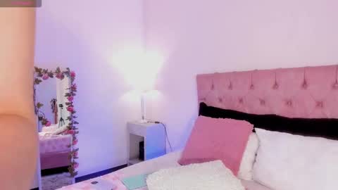 Melany Hiller online show from 03/27/26, 03:01