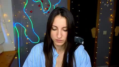 Snapshot of missis_sofiia chatting on 09/12/25, 12:05 Sofia online show from 09/12/25, 12:05