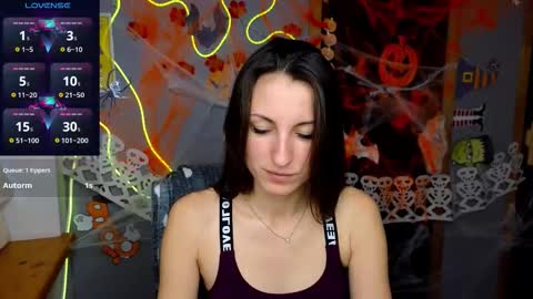 Snapshot of missis_sofiia chatting on 10/24/25, 12:01 Sofia online show from 10/24/25, 12:01