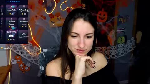 Snapshot of missis_sofiia chatting on 11/02/25, 07:00 Sofia online show from 11/02/25, 07:00