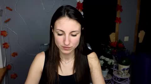 Snapshot of missis_sofiia chatting on 11/28/25, 01:03 Sofia online show from 11/28/25, 01:03