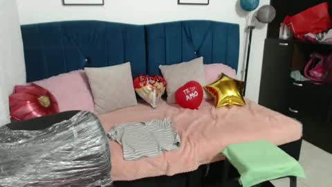 misskarol18 online show from 02/15/25, 05:28