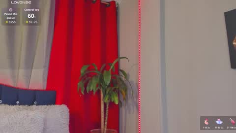 Snapshot of misskassandraa_ chatting on 10/25/25, 01:57 kassandra lazcano online show from 10/25/25, 01:57