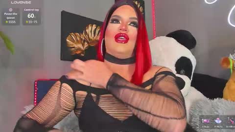 Snapshot of misskassandraa_ chatting on 11/24/25, 12:43 kassandra lazcano online show from 11/24/25, 12:43