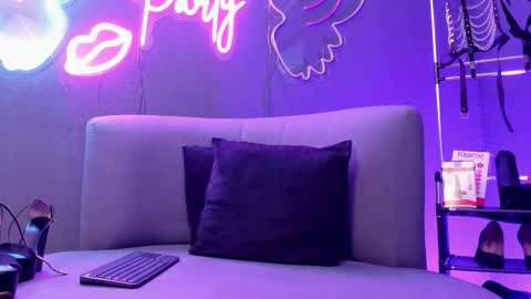 misskathyfox online show from 10/29/25, 04:42