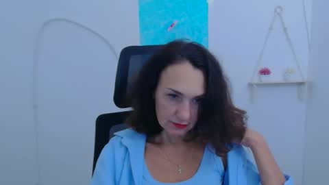 Christina online show from 12/05/25, 12:25