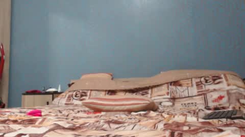 Snapshot of misslizzieblue chatting on 10/24/25, 05:37 MissLizzieblue online show from 10/24/25, 05:37