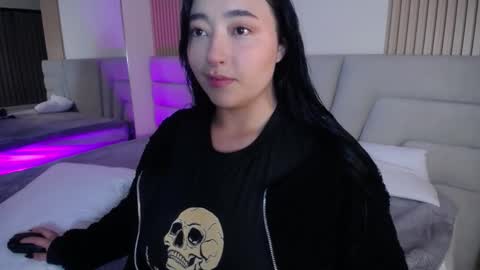 Miss Loise online show from 11/24/25, 04:01