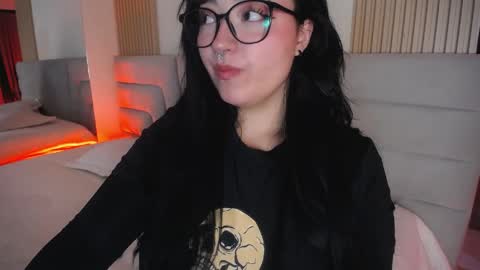 Snapshot of missloise chatting on 04/28/26, 07:35 Miss Loise online show from 04/28/26, 07:35