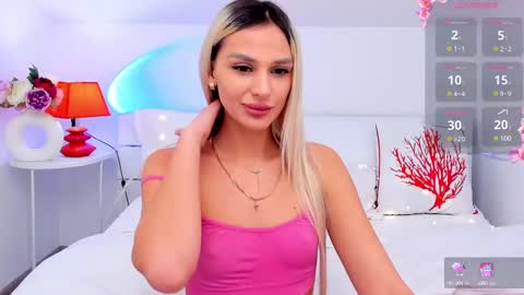 Snapshot of misslou_ chatting on 02/15/25, 09:49 Lou online show from 02/15/25, 09:49