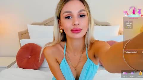 Snapshot of misslou_ chatting on 10/18/25, 05:32 Lou online show from 10/18/25, 05:32