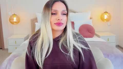 Snapshot of misslou_ chatting on 02/03/26, 06:11 Lou online show from 02/03/26, 06:11