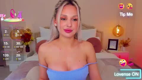 Snapshot of misslou_ chatting on 05/06/26, 05:14 Lou online show from 05/06/26, 05:14