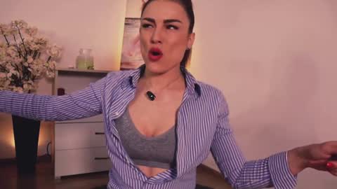 Lullu online show from 11/22/25, 02:49