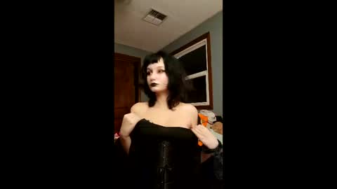 missmacabre666 online show from 01/17/26, 06:18