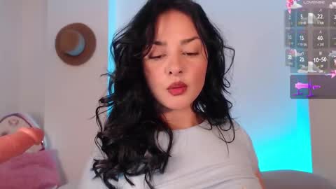 missmariana_ online show from 11/06/25, 12:22