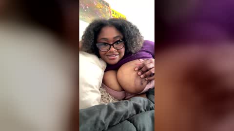 missmaybach_ online show from 04/13/26, 08:14