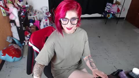 Miss Mia online show from 02/08/25, 06:44