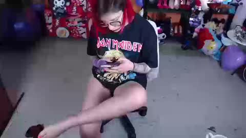 Miss Mia online show from 09/12/25, 02:17