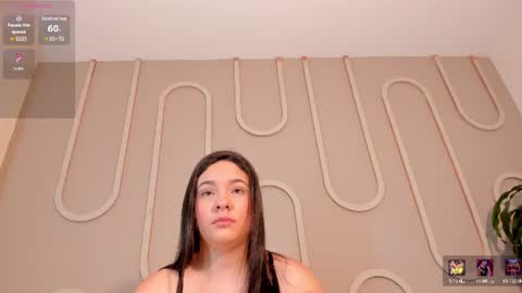 Snapshot of missmiaa_ chatting on 06/17/26, 11:45 Mia online show from 06/17/26, 11:45
