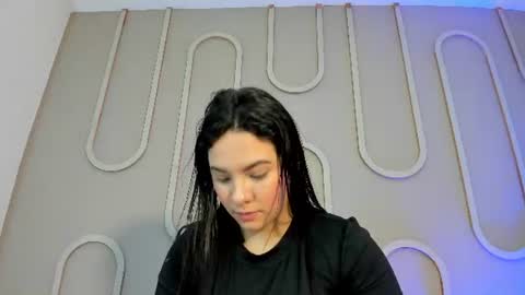 Snapshot of missmiaa_ chatting on 06/19/26, 11:47 Mia online show from 06/19/26, 11:47