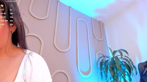 Snapshot of missmiaa_ chatting on 06/27/26, 11:59 Mia online show from 06/27/26, 11:59