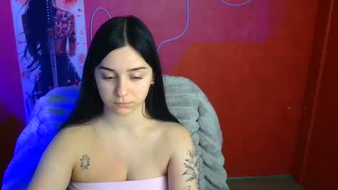 Mia online show from 03/25/26, 05:41