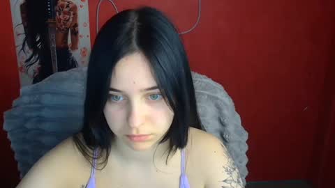 Mia online show from 04/03/26, 12:14