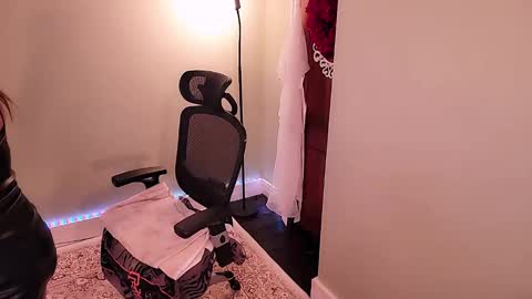 Mina online show from 12/02/24, 01:47