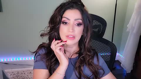 Mina online show from 12/19/24, 03:18