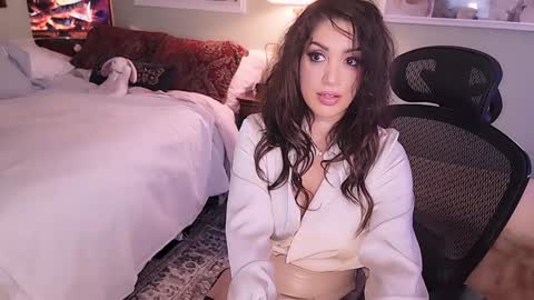 Mina online show from 01/17/25, 02:39