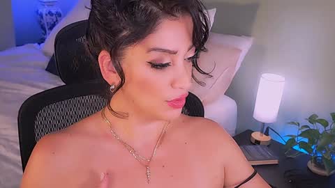 Mina online show from 10/30/25, 02:24