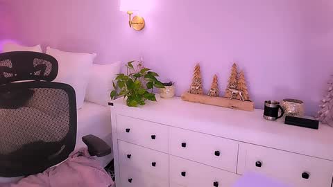 Mina online show from 02/13/26, 04:41